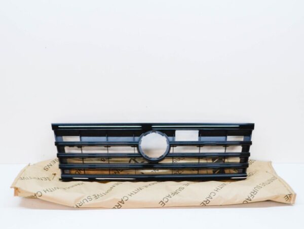 760853651JBUS - NEW VOLKSWAGEN TOUAREG CR FRONT RADIATOR GRILLE 760853651JBUS ORIGINAL
