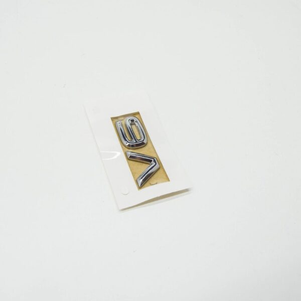 760853675 - Volkswagen TOUAREG CR Rear 'V6' Embelm Badge 7608536752ZZ NEW GENUINE