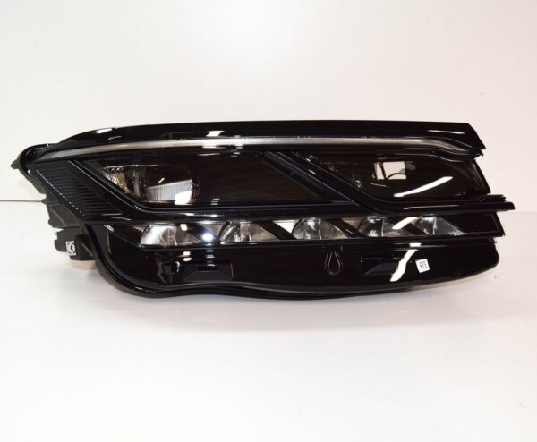 761941114A - VW Touareg CR Front Right Headlight LHD 761941114A NEW GENUINE
