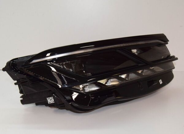 761941114A - VW Touareg CR Front Right Headlight LHD 761941114A NEW GENUINE