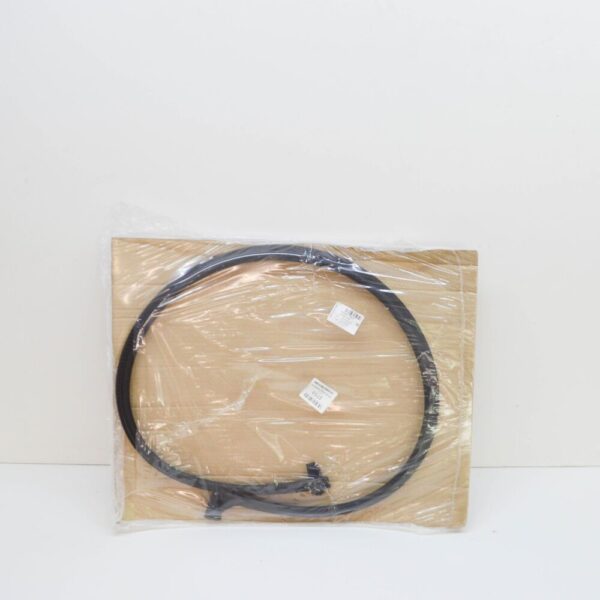 7C0827709D - VOLKSWAGEN CRAFTER SY REAR DOOR CENTRE SEAL 7C0827709F NEW