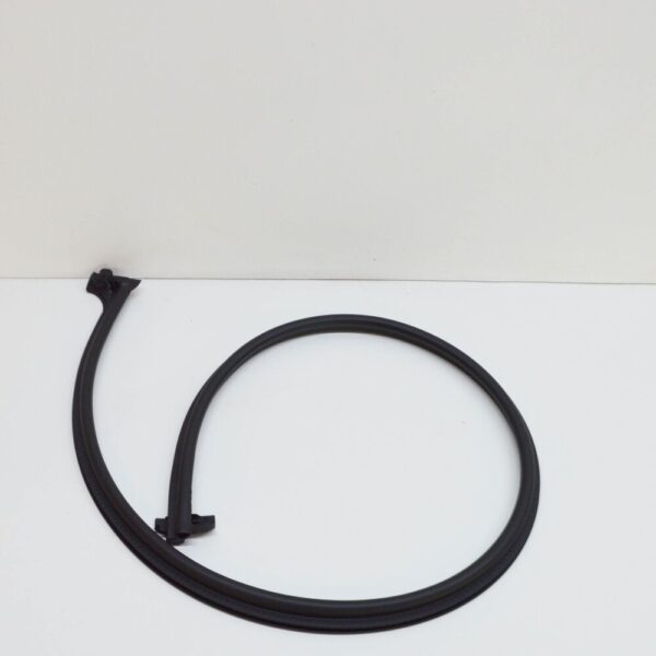 7C0827709D - VOLKSWAGEN CRAFTER SY REAR DOOR CENTRE SEAL 7C0827709F NEW