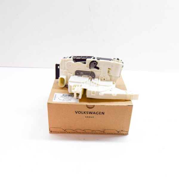 7C0843013AS - Volkswagen CRAFTER MK2 SZ Left Side Door Lock 7C0843013AS NEW GENUINE