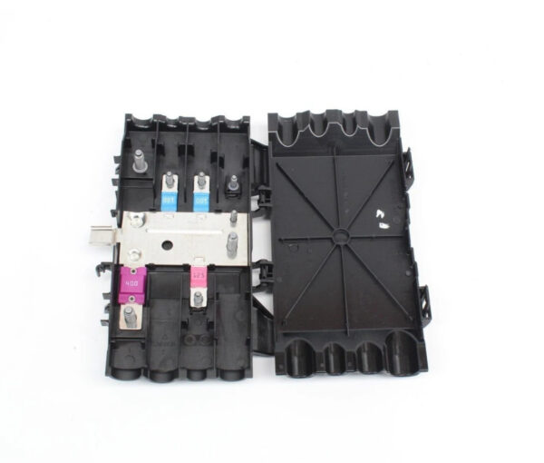 7C0937517AA - NEW VW CRAFTER FLAT BED SZ POWER DISTRIBUTOR FUSE BOX 7C0937517AA ORIGINAL