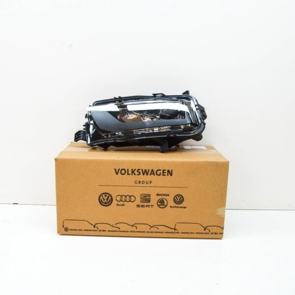 7C0941661A - VOLKSWAGEN CRAFTER SZ Front Left Fog Halogen Light 7C0941661C NEW GENUINE