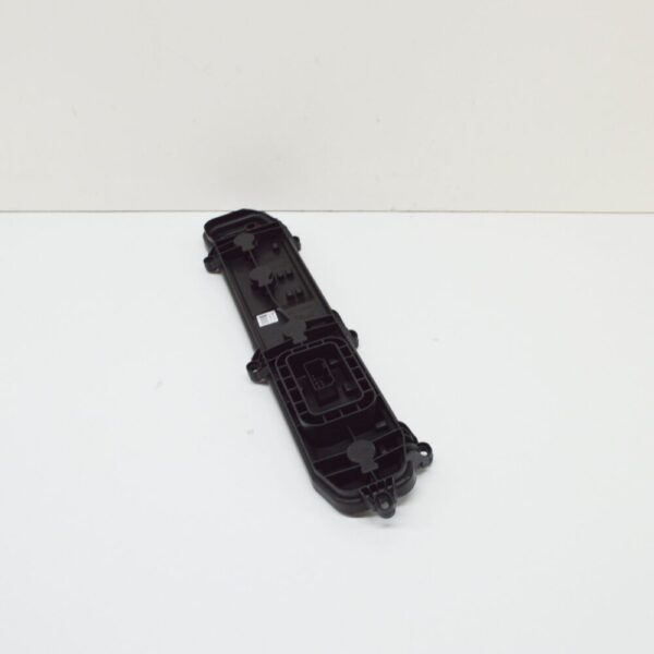 7C0945257A - NEW VW CRAFTER FLATBED SZ REAR LEFT BULB CARRIER HOLDER 7C0945257A