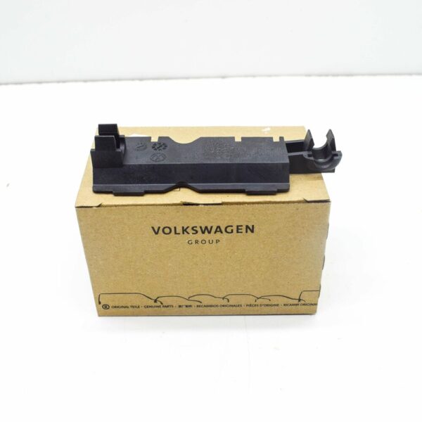 7E0422848 - NEW VOLKSWAGEN TRANSPORTER V T5 RIGHT COOLANT PIPE MOUNT 7E0422848