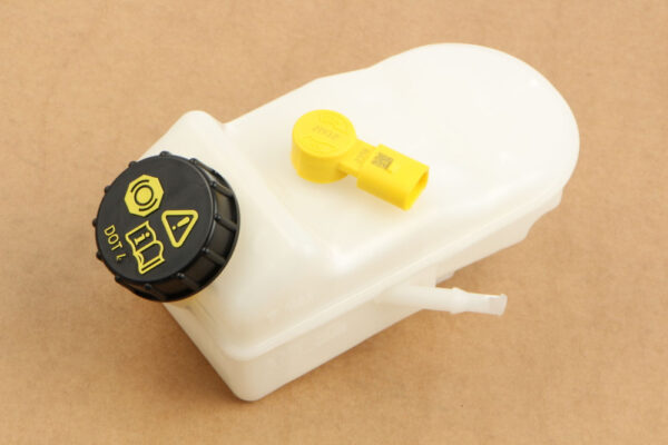 7E0611301F - NEW VW MULTIVAN V 7H MK5 BRAKE FLUID TANK 7E0611301F ORIGINAL
