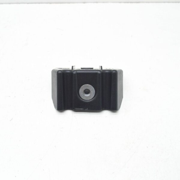 7E0805731B - NEW VOLKSCAR TRANSPORTER T5 FRONT PLATE BRACKET LEFT SIDE 7E0805731B