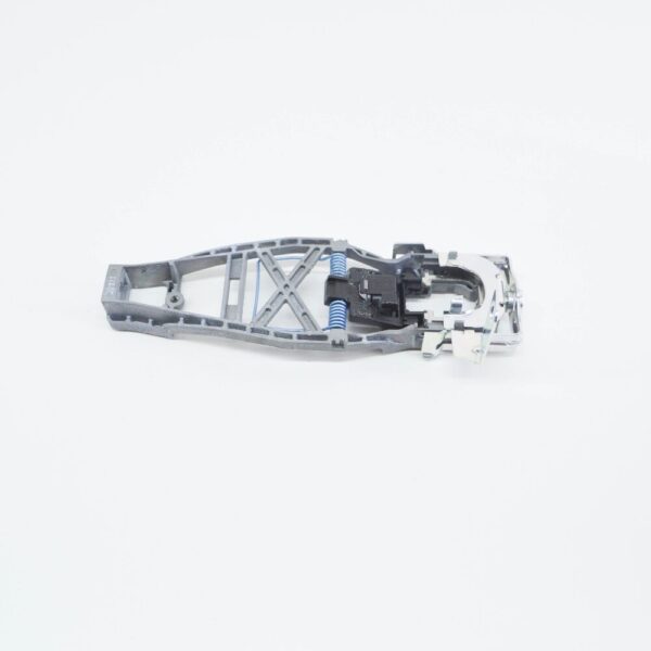 7E0837886C - NEW VW TRANSPORTER T5 FRONT RIGHT DOOR HANDLE MOUNT 7E0837886C