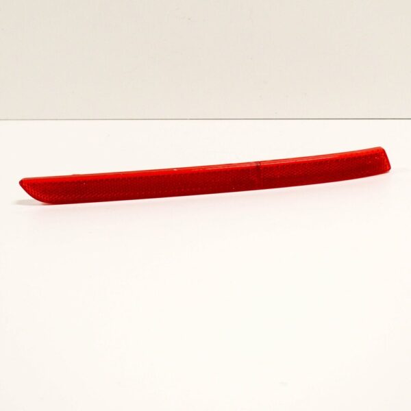 7E0945106A - NEW VOLKSWAGEN TRANSPORTER T5 REAR BUMPER RIGHT REFLECTOR 7E0945106A
