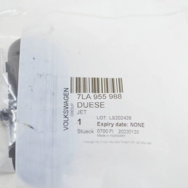 7E0955988C - VW Muntivan T6 windshield right heated spray nozzle 7LA955988 NEW