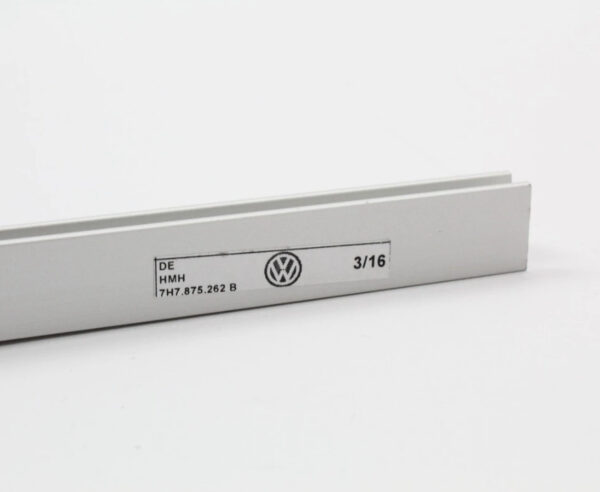 7H7875262B - NEW VW V T5 7JD, 7JE, FRONT RIGHT POP-UP ROOF STRIP 7H7875262B ORIGINAL