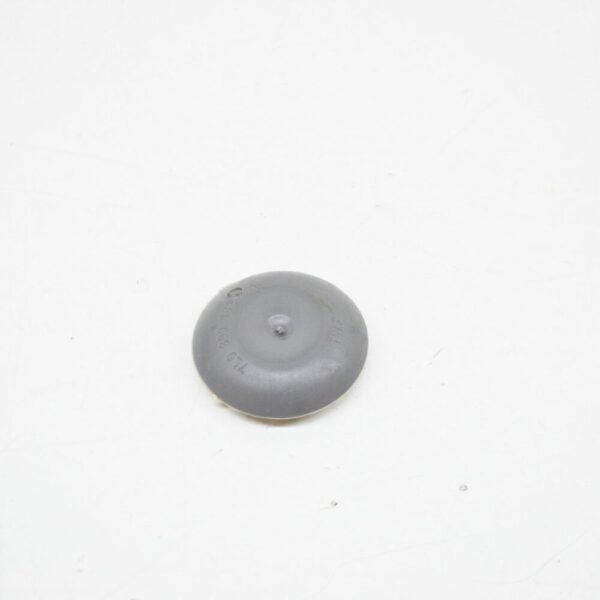 7L0899182A - NEW VOLKSWAGEN UP FLOOR BUNGS 20MM 7L0899182A ORIGINAL