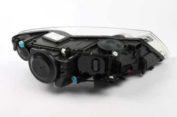 7L6941039C - NEW VW TOUAREG 7L FRONT RIGHT HEADLIGHT RHD 7L6941039C ORIGINAL