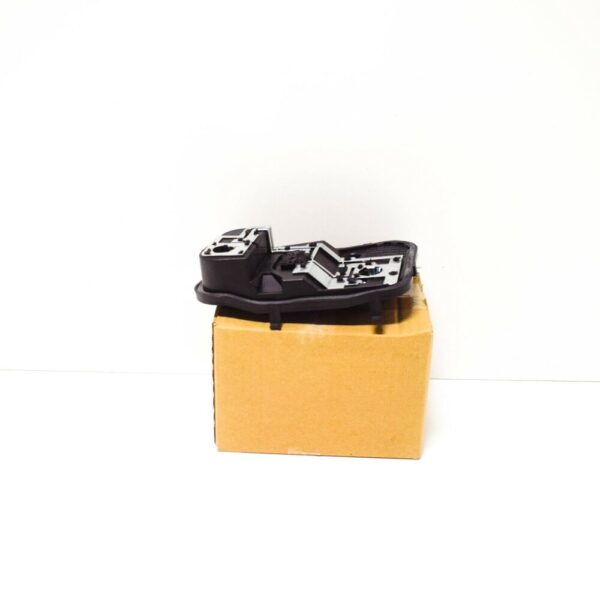7L6945258F - NEW VW TOUAREG 7L TAIL BULB CARRIER RIGHT 7L6945258F ORIGINAL