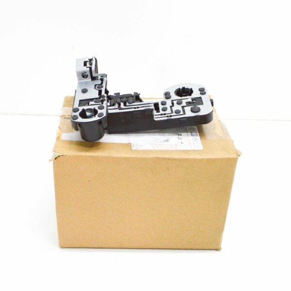 7L6945259A - NEW VW TOUAREG 7L INNER LEFT TAIL LIGHT CARRIER BULB SOCKET 7L6945259A