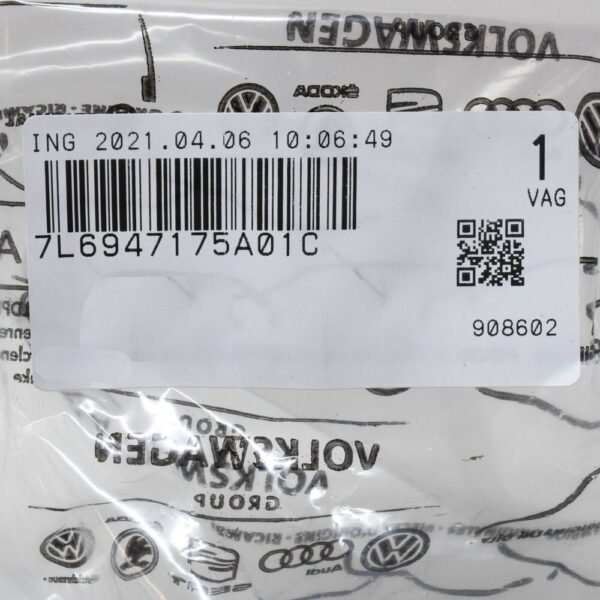 7L6947175A01C - Volkswagen Touareg 7L Torch 7L6947175A 01C GENUINE NEW