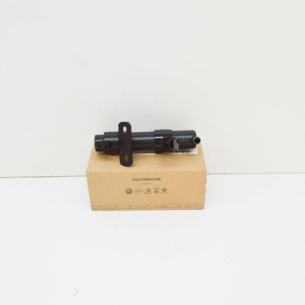 7L6955978A - NEW VW TOUAREG 7LA RIGHT HEADLIGHT WASHER 7L6955978A