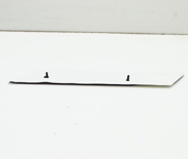 7LA853675P - VW MULTIVAN VI T6 Right Fender Wing Emblem Logo 7LA853675PDPJ NEW GENUINE