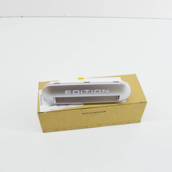 7LC947415AE - VW TRANSPORTER T6 entry-level lighting California lettering 7LC947415AE72A NEW