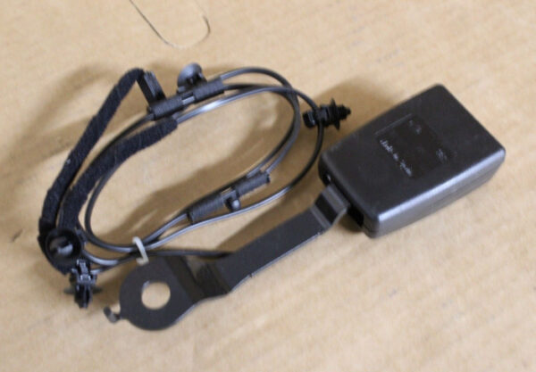 7N0857739CQVZ - NEW VW SHARAN 7N REAR SEAT BELT BUCKLE 7N0857739CQVZ ORIGINAL