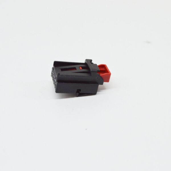 7N0972704 - NEW VW GOLF MK7 4-PIN FLAT CONTACT HOUSING WITH CONTACT LOCK 7N0972704