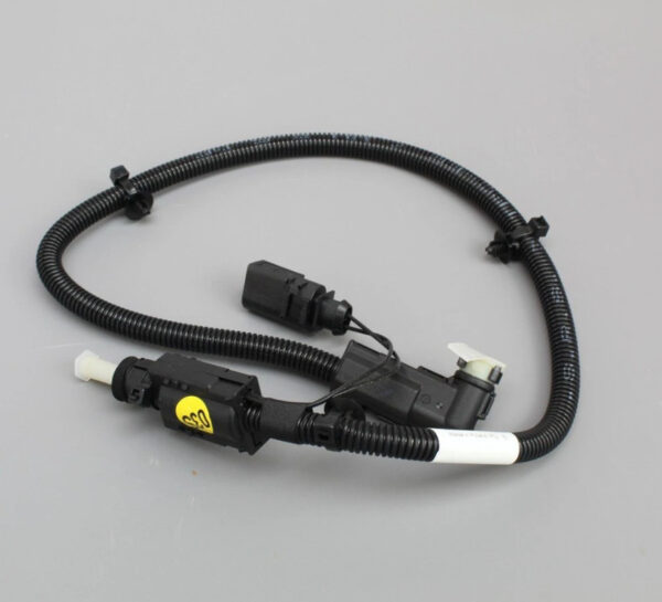 7P0131984A - NEW VW TOURAN 5T1 #REDUCTION AGENT SUPPLY LINE 7P0131984A ORIGINAL