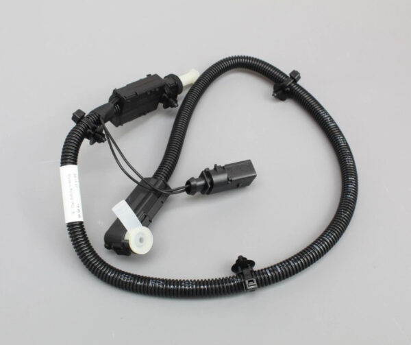 7P0131984A - NEW VW TOURAN 5T1 #REDUCTION AGENT SUPPLY LINE 7P0131984A ORIGINAL