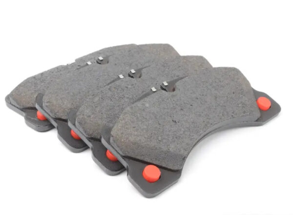 7P0698151D - New VOLKSWAGEN TOUAREG 7P MK2 FRONT BRAKE PADS SET 7P0698151D GENUINE