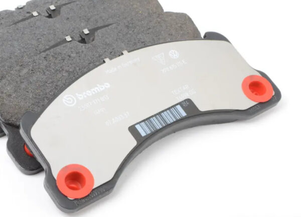 7P0698151D - New VOLKSWAGEN TOUAREG 7P MK2 FRONT BRAKE PADS SET 7P0698151D GENUINE