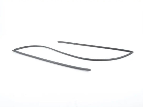 7P0877297A - NEW VW TOUAREG 7P REAR SUNROOF GLASS COVER SEAL 7P0877297A