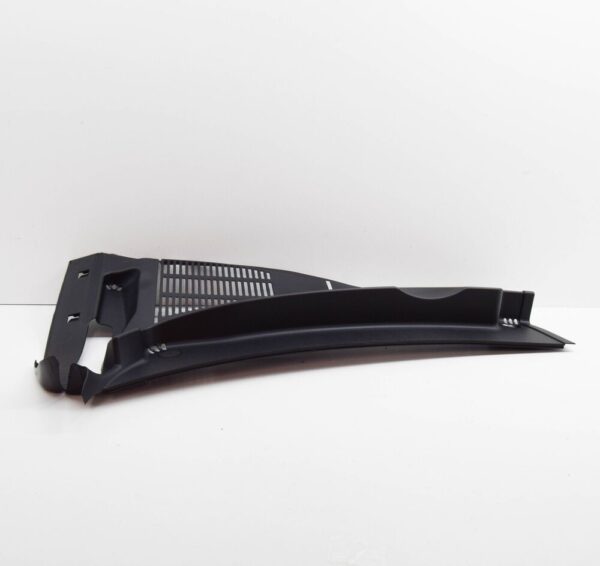 7P6819401C - VW TOUAREG 7P Front Left Water Deflector RHD 7P6819401C NEW
