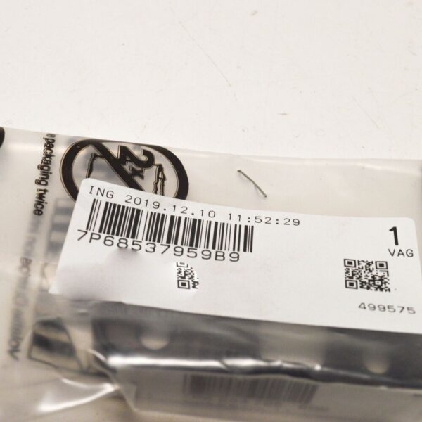 7P68537959B9 - VW Touareg 7P front camera mount fuse plate 7P68537959B9 NEW