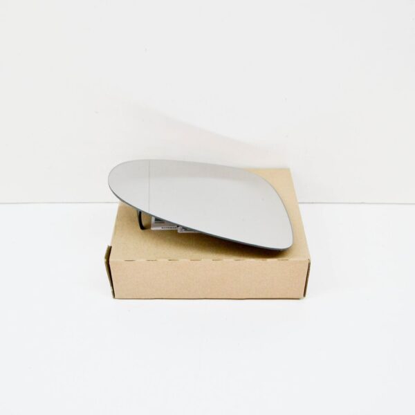 7P6857522C - NEW VW TOUAREG 7P FRONT RIGHT DOOR MIRROR GLASS 7P6857522C ORIGINAL