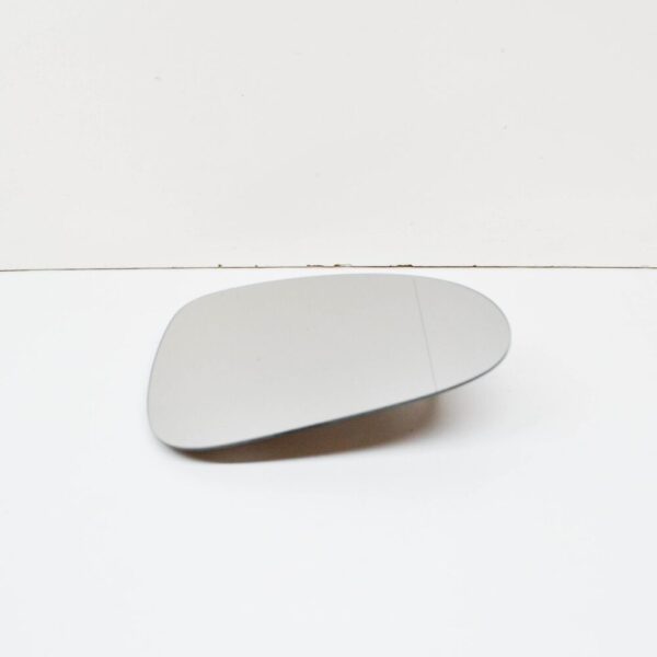 7P6857522C - NEW VW TOUAREG 7P FRONT RIGHT DOOR MIRROR GLASS 7P6857522C ORIGINAL