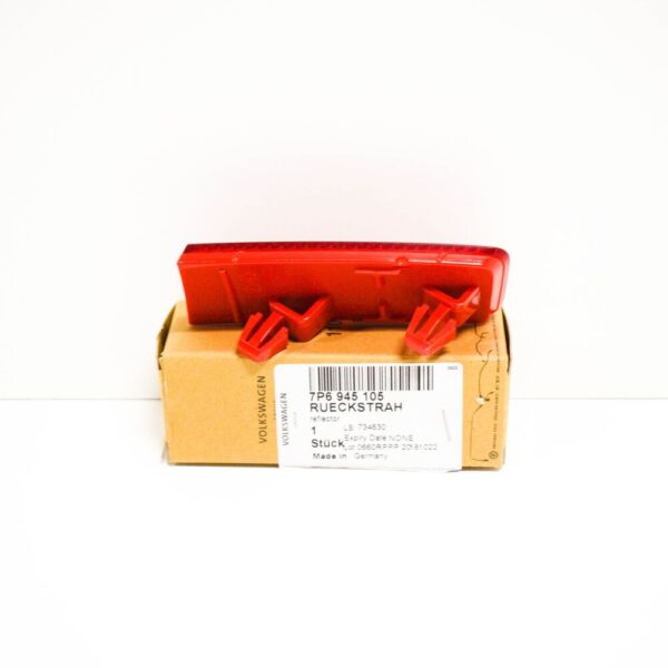 7P6945105 - Volkswagen Touareg 7P rear left inner rear reflector 7P6945105 new genuine