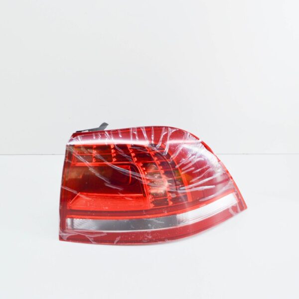 7P6945208 - NEW VOLKSWAGEN TOUAREG 7P REAR RIGHT LED OUTER TAIL LIGHT 7P6945208 ORIGINAL