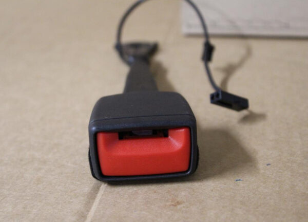 8Y0857755MNB - New VW GOLF CD MK8 FRONT LEFT SEAT BELT BUCKLE 8Y0857755MNB Genuine