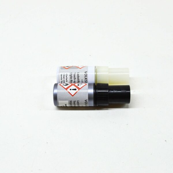 LST0P2Y7J - NEW VOLKSWAGEN AUDI AVUS SILVER TOUCH-UP PAINT SET LST0P2Y7J ORIGINAL