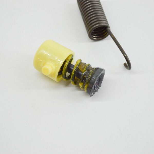 31200940 - Volvo S40 MK2 Clutch Pedal Return Spring Kit LHD 31200940 NEW GENUINE