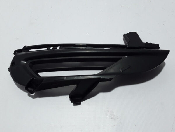 31455181 - Volvo XC60 MK2 front bumper right radiator grille mount 31455181 NEW original