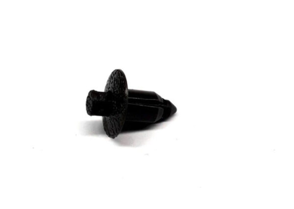 39964090 - VOLVO C70 MK2 REAR DOOR PANEL CLIP 39964090, NEW, GENUINE