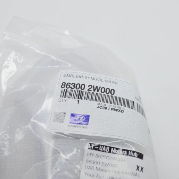 863002W000 - HYUNDAI SANTA FE MK3 DM Radiator Grille Badge Emblem 863002W000 NEW GENUINE